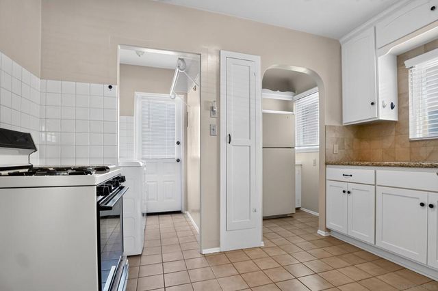 2444 Curlew St, San Diego, CA 92101