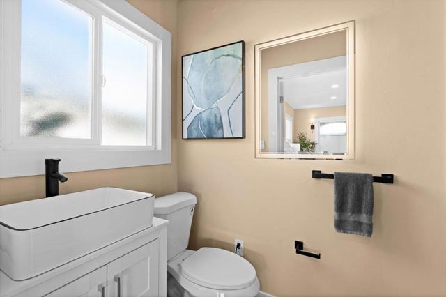 2926 E 22nd Street, Oakland, CA 94601