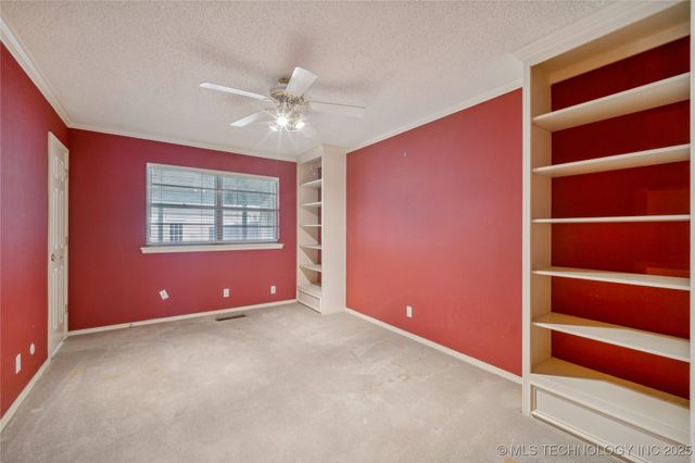 1023 E Thompson Avenue, Sapulpa, OK 74066