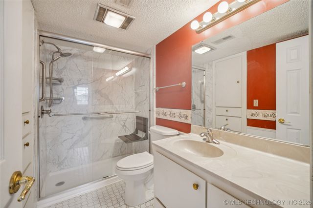 1023 E Thompson Avenue, Sapulpa, OK 74066