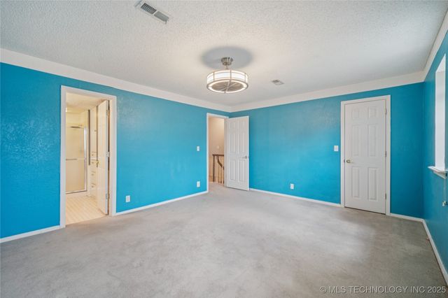 1023 E Thompson Avenue, Sapulpa, OK 74066