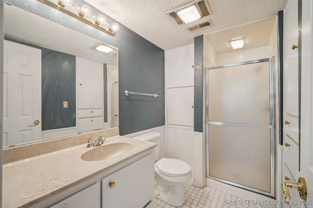 1023 E Thompson Avenue, Sapulpa, OK 74066