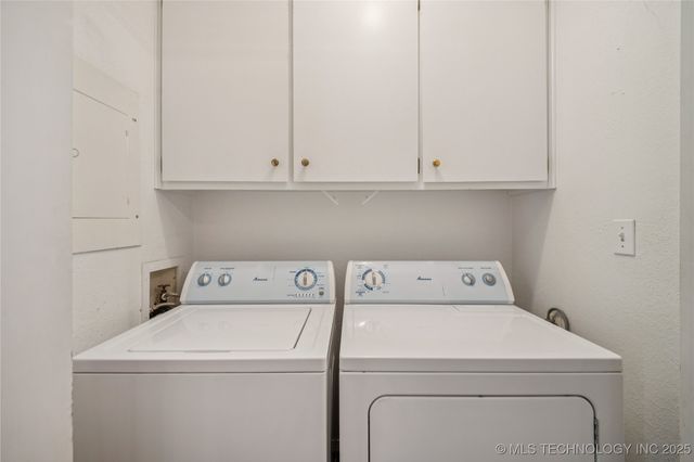 1023 E Thompson Avenue, Sapulpa, OK 74066