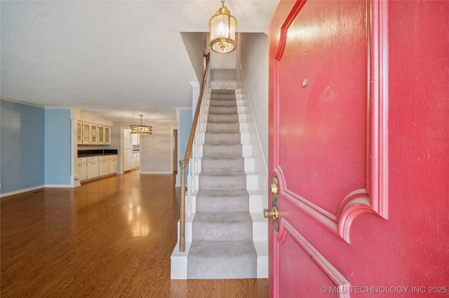 1023 E Thompson Avenue, Sapulpa, OK 74066