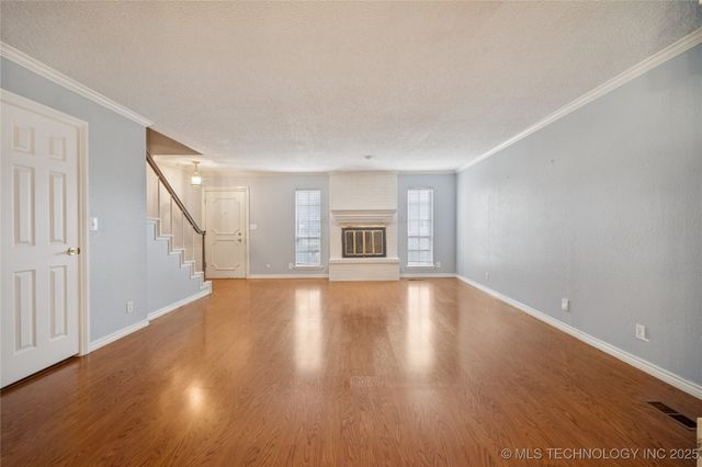 1023 E Thompson Avenue, Sapulpa, OK 74066