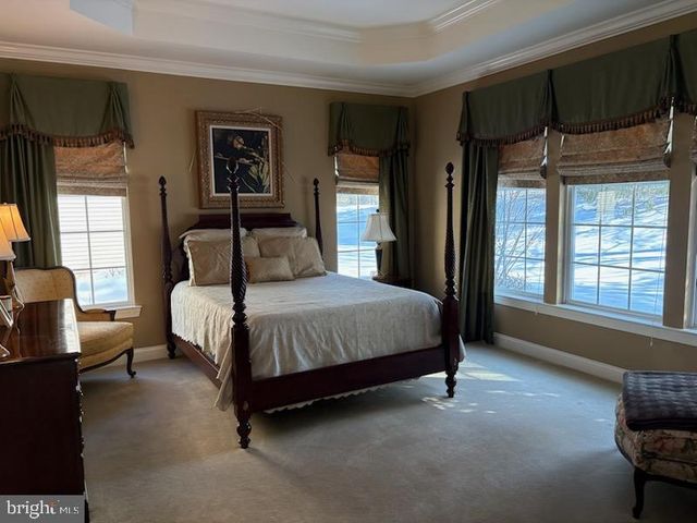 2 PORTOFINO DR, Hamilton, NJ 08691