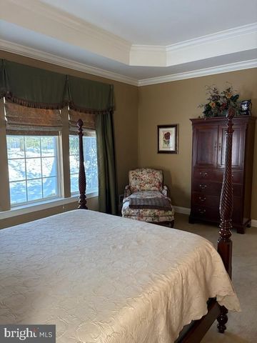 2 PORTOFINO DR, Hamilton, NJ 08691