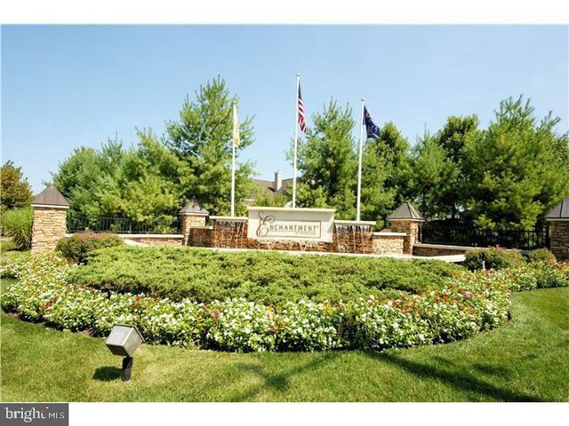 2 PORTOFINO DR, Hamilton, NJ 08691