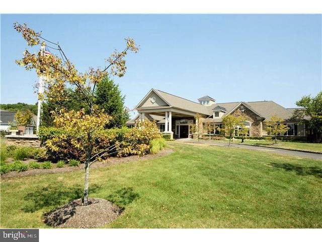 2 PORTOFINO DR, Hamilton, NJ 08691