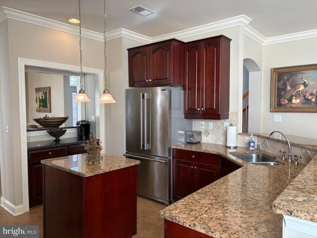 2 PORTOFINO DR, Hamilton, NJ 08691