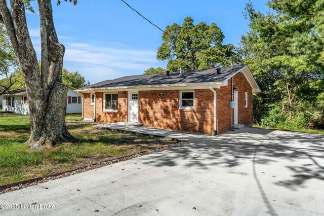 1201 Evelyn Dr, Radcliff, KY 40160