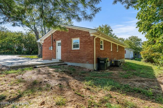 1201 Evelyn Dr, Radcliff, KY 40160
