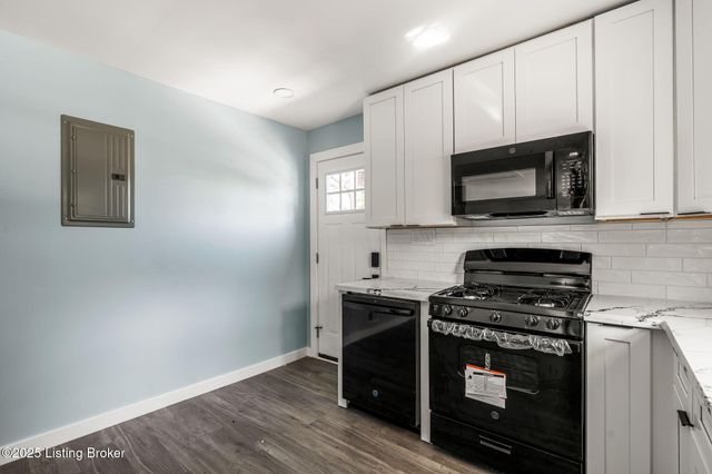 1201 Evelyn Dr, Radcliff, KY 40160