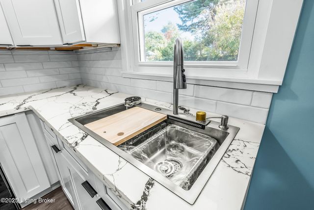 1201 Evelyn Dr, Radcliff, KY 40160