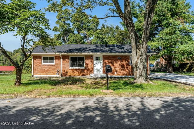 1201 Evelyn Dr, Radcliff, KY 40160