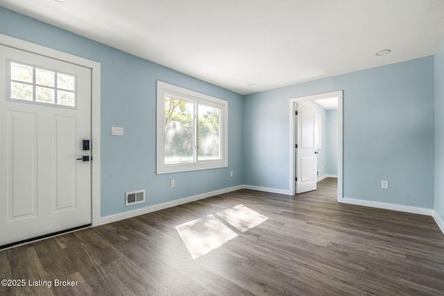 1201 Evelyn Dr, Radcliff, KY 40160