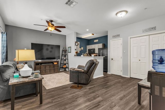 1125 Kathy Lane 8, Lewisville, TX 75067