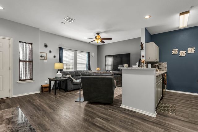 1125 Kathy Lane 8, Lewisville, TX 75067