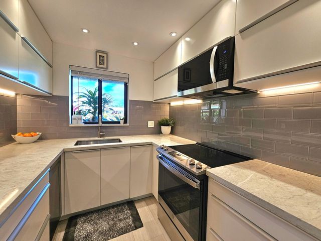 3204 SE 11th Street 106, Pompano Beach, FL 33062