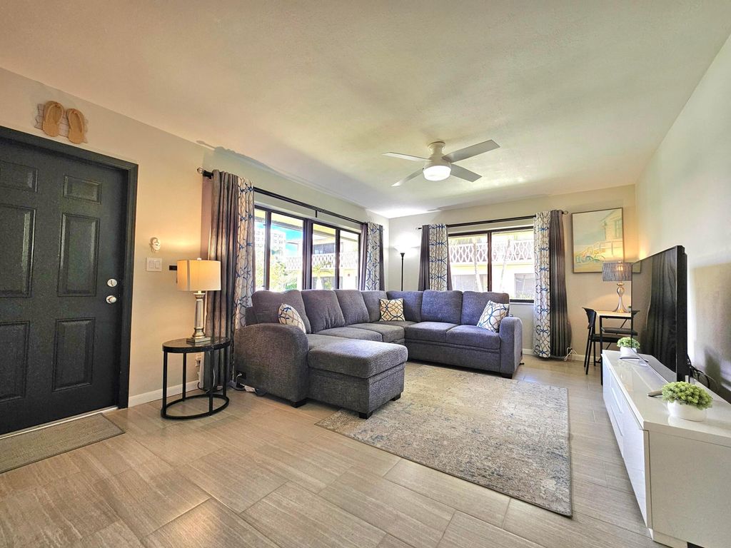 3204 SE 11th Street 106, Pompano Beach, FL 33062