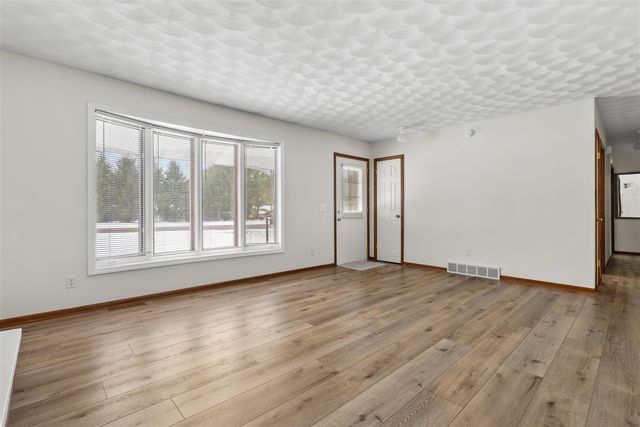 29324 58th Avenue, Paw Paw, MI 49079