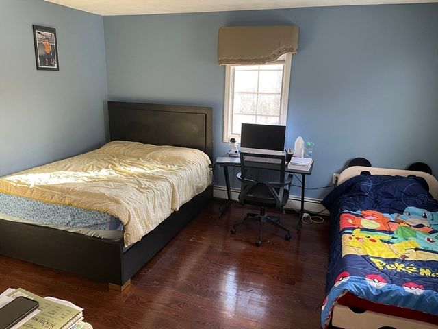 12 Heritage Ln, Saugus, MA 01906