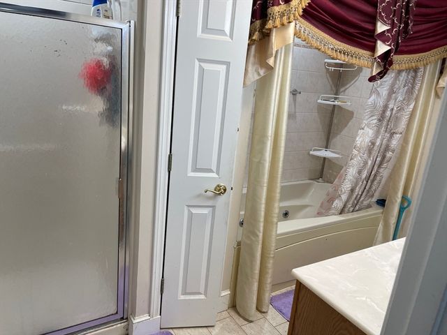 12 Heritage Ln, Saugus, MA 01906