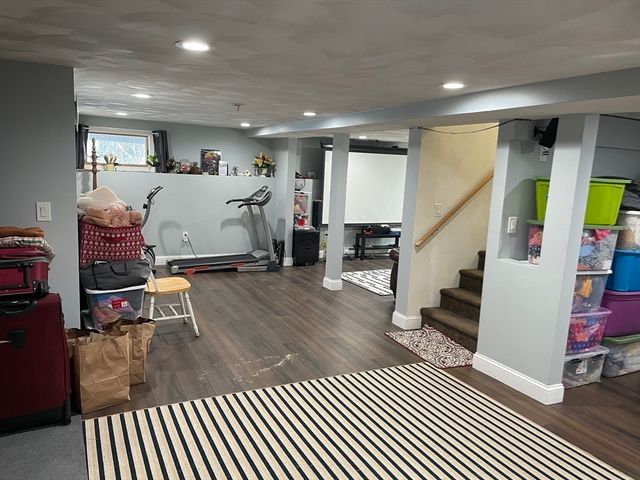 12 Heritage Ln, Saugus, MA 01906