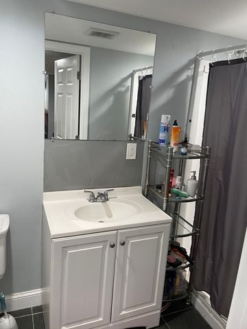 12 Heritage Ln, Saugus, MA 01906