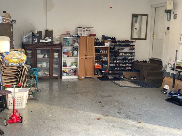 12 Heritage Ln, Saugus, MA 01906