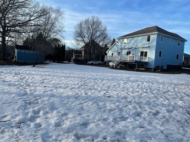 12 Heritage Ln, Saugus, MA 01906