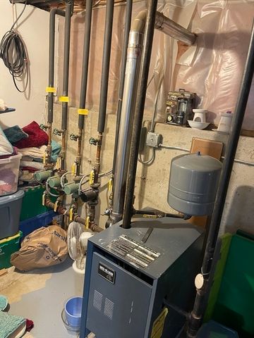 12 Heritage Ln, Saugus, MA 01906