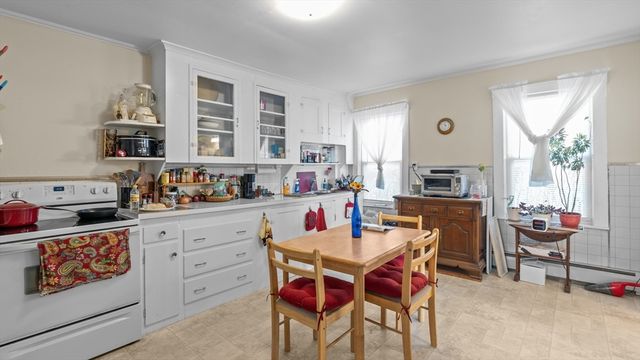 5 B St, Douglas, MA 01516