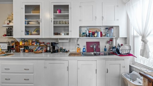 5 B St, Douglas, MA 01516