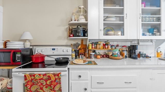 5 B St, Douglas, MA 01516