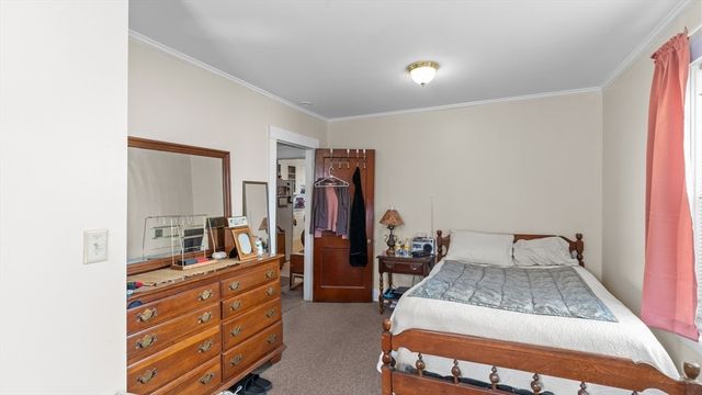 5 B St, Douglas, MA 01516