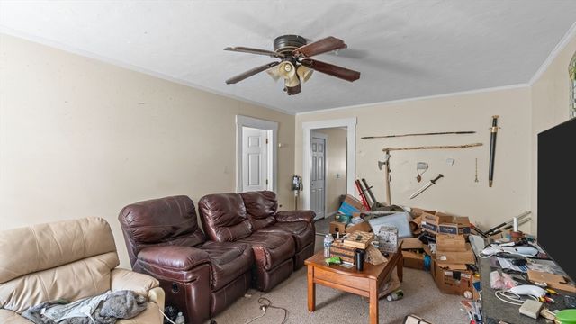 5 B St, Douglas, MA 01516