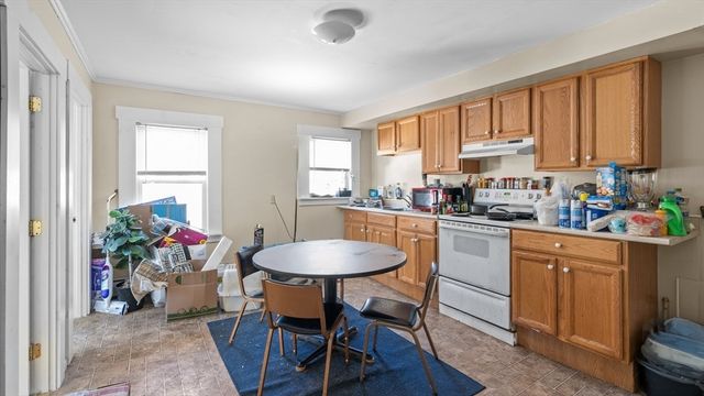 5 B St, Douglas, MA 01516
