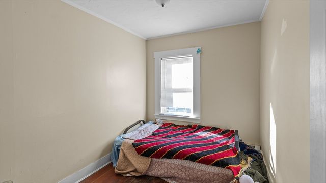 5 B St, Douglas, MA 01516