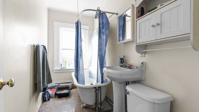 5 B St, Douglas, MA 01516