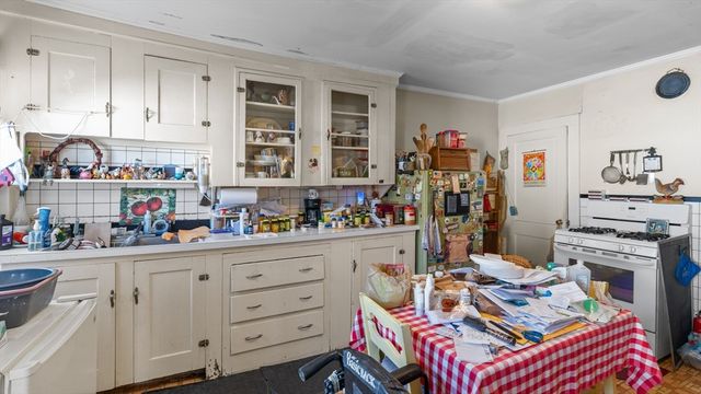 5 B St, Douglas, MA 01516