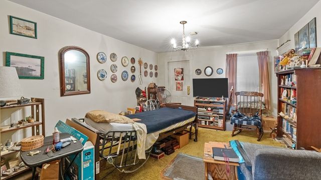 5 B St, Douglas, MA 01516