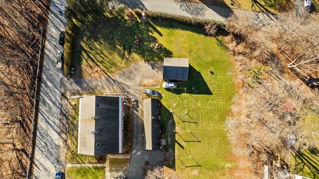 5 B St, Douglas, MA 01516