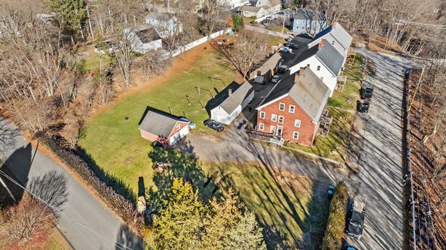 5 B St, Douglas, MA 01516