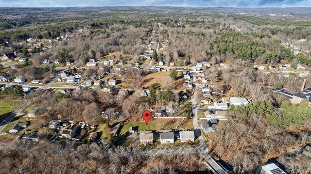 5 B St, Douglas, MA 01516