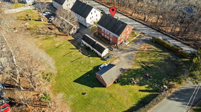 5 B St, Douglas, MA 01516