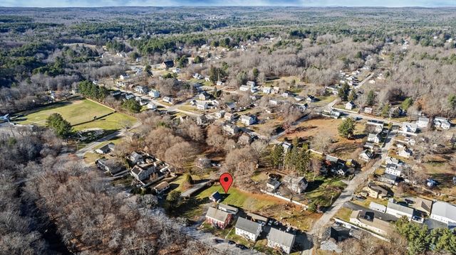 5 B St, Douglas, MA 01516