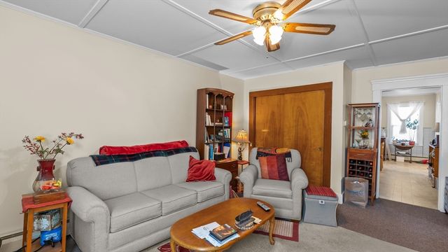 5 B St, Douglas, MA 01516