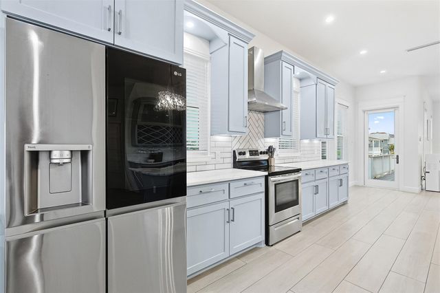 4119 Royal Tern Lane, Galveston, TX 77554