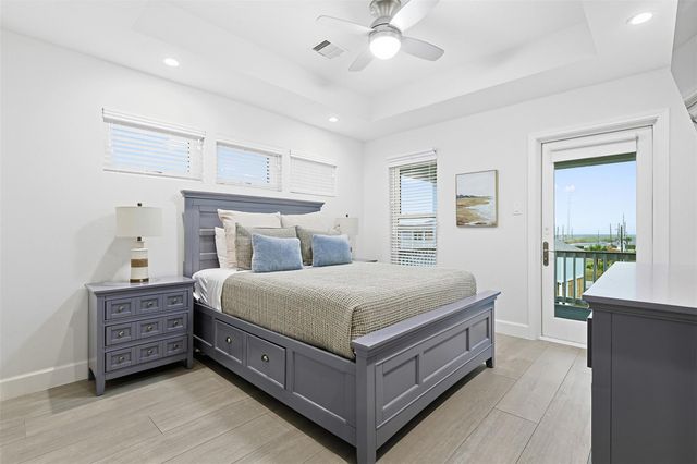 4119 Royal Tern Lane, Galveston, TX 77554